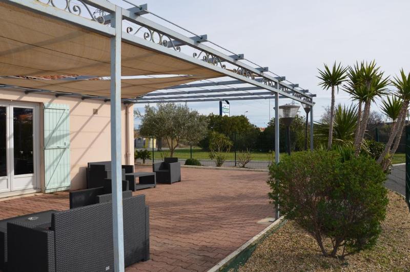 Brit Hotel Plaisance A9/A61 Narbonne Exterior photo